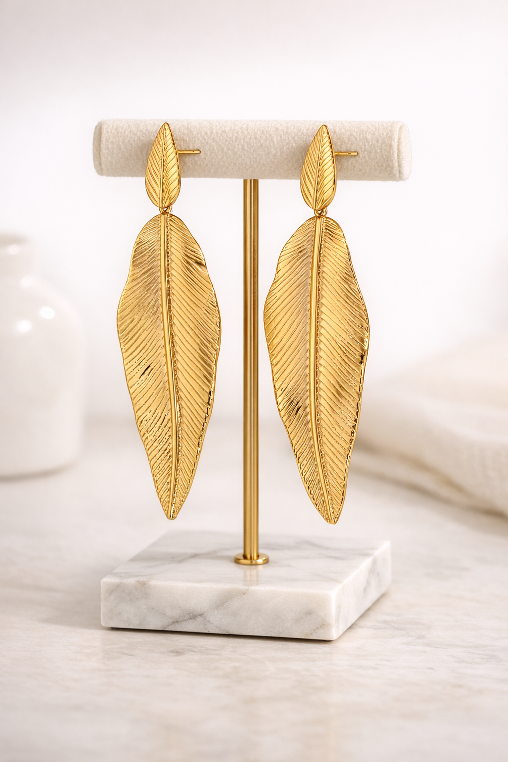 18K Gold Leaf Drop Earrings – Elegant Nature‑Inspired Design